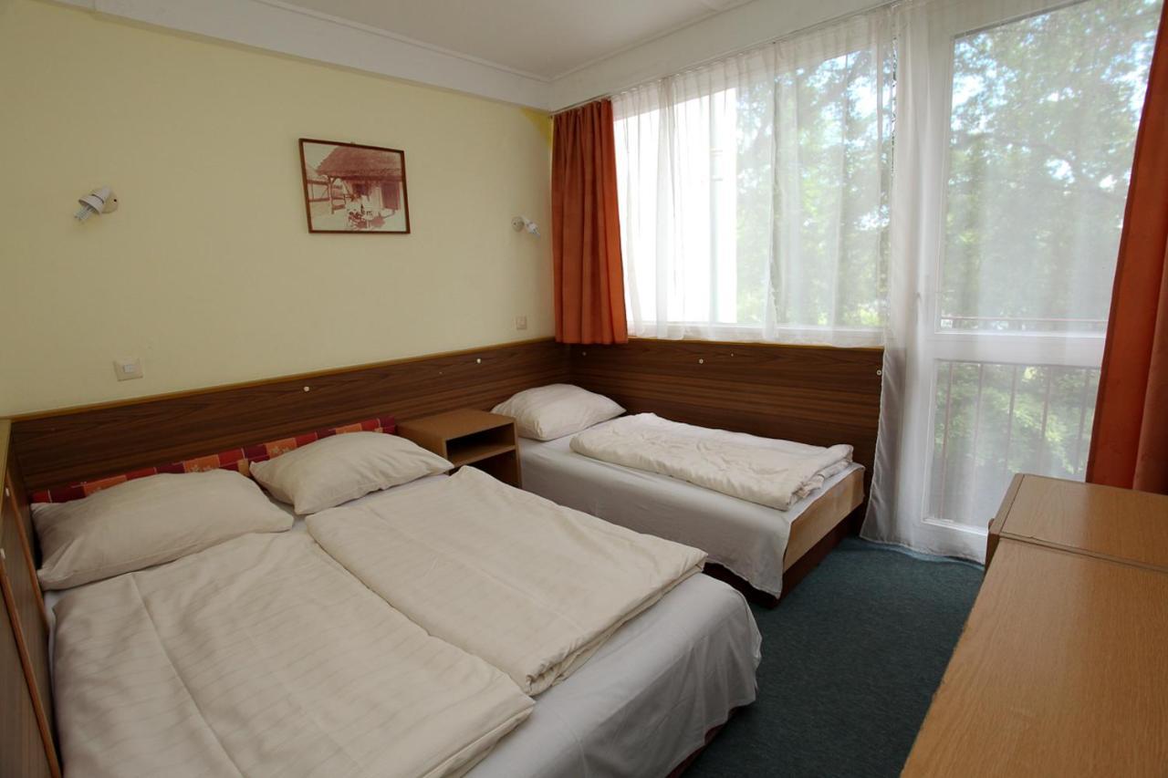 Rev Szallo Balaton Hotell Szántód Exteriör bild