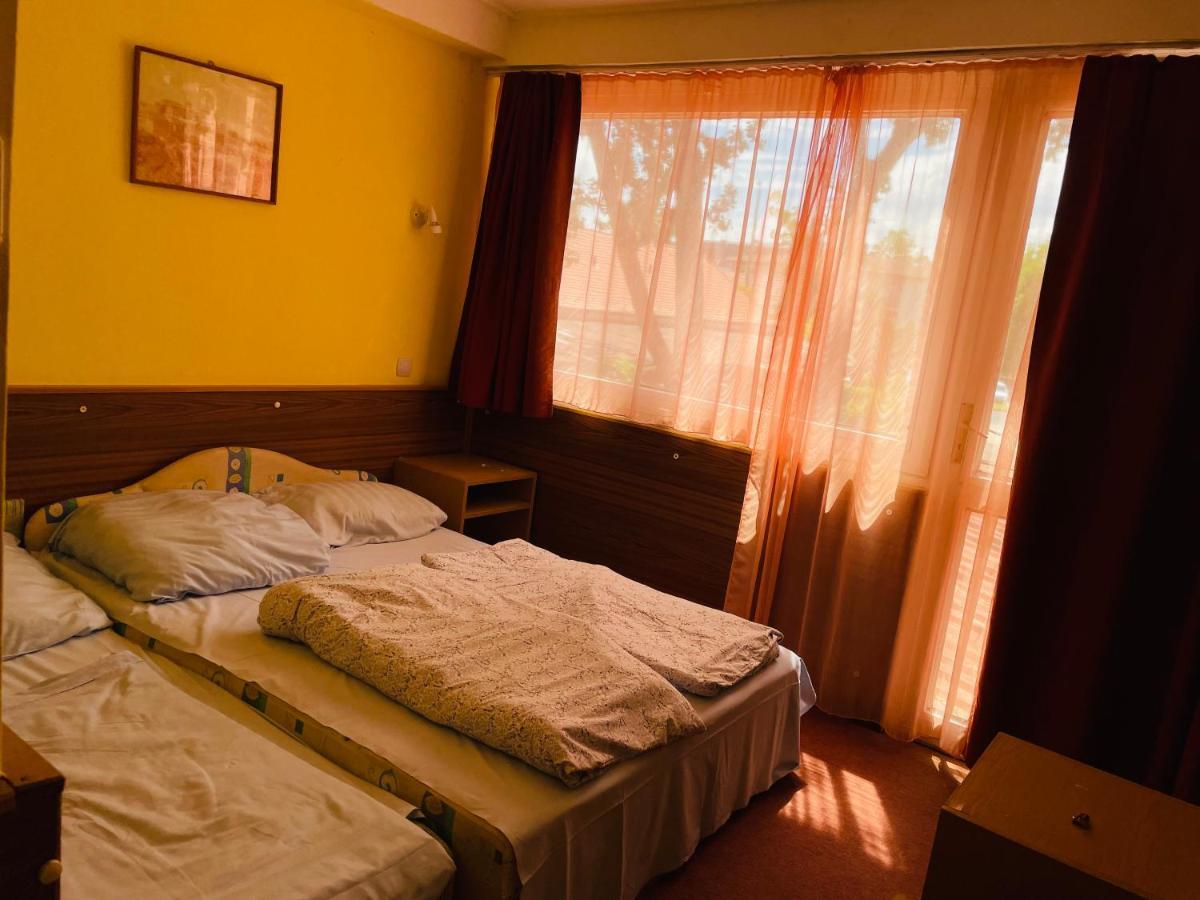 Rev Szallo Balaton Hotell Szántód Exteriör bild