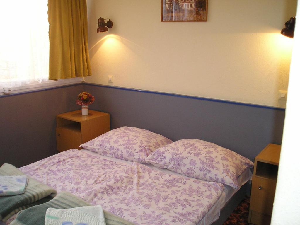 Rev Szallo Balaton Hotell Szántód Rum bild