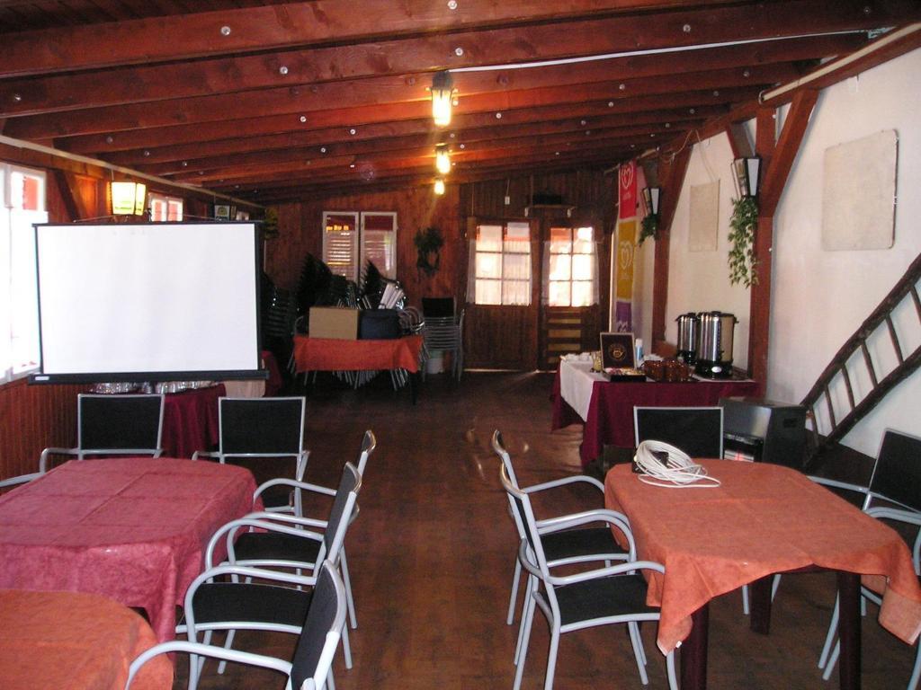 Rev Szallo Balaton Hotell Szántód Exteriör bild